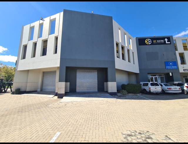 429M² OFFICE TO LET IN HALFWAY HOUSE